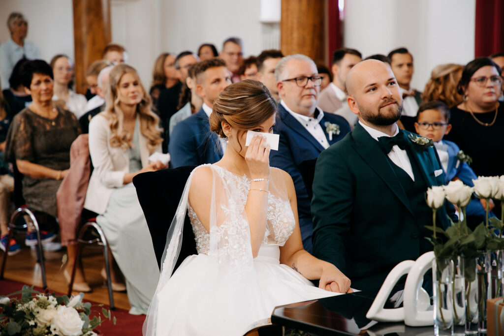 Freudentücher auf einer Hochzeit.